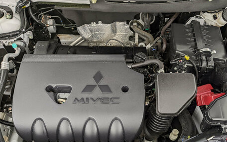 Mitsubishi Outlander III рестайлинг 3, 2022 год, 2 790 000 рублей, 9 фотография