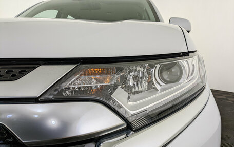 Mitsubishi Outlander III рестайлинг 3, 2022 год, 2 790 000 рублей, 11 фотография