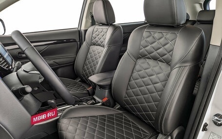 Mitsubishi Outlander III рестайлинг 3, 2022 год, 2 790 000 рублей, 20 фотография