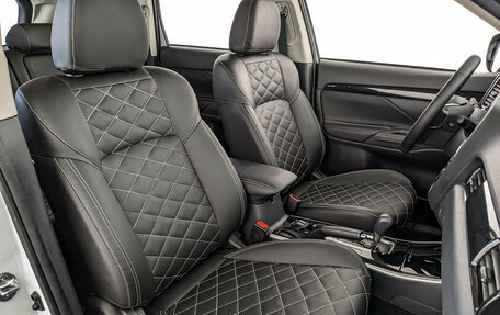 Mitsubishi Outlander III рестайлинг 3, 2022 год, 2 790 000 рублей, 24 фотография