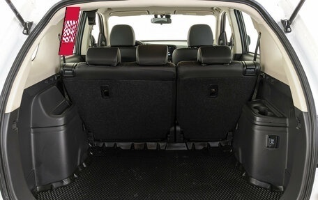 Mitsubishi Outlander III рестайлинг 3, 2022 год, 2 790 000 рублей, 10 фотография