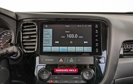 Mitsubishi Outlander III рестайлинг 3, 2022 год, 2 790 000 рублей, 17 фотография