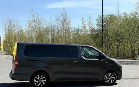 Peugeot Traveller I, 2018 год, 2 600 000 рублей, 6 фотография