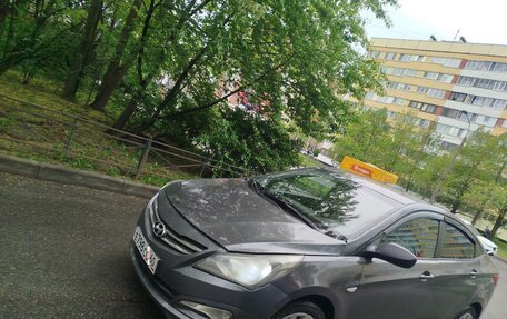Hyundai Solaris II рестайлинг, 2015 год, 440 000 рублей, 2 фотография