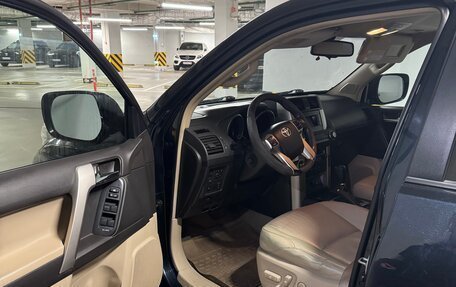 Toyota Land Cruiser Prado 150 рестайлинг 2, 2010 год, 2 500 000 рублей, 10 фотография