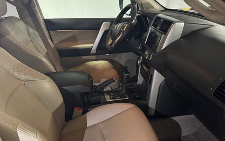 Toyota Land Cruiser Prado 150 рестайлинг 2, 2010 год, 2 500 000 рублей, 14 фотография