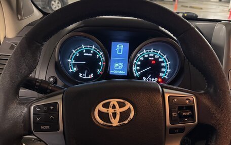 Toyota Land Cruiser Prado 150 рестайлинг 2, 2010 год, 2 500 000 рублей, 22 фотография