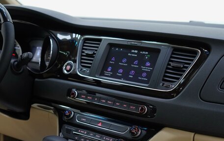 KIA Carnival III, 2018 год, 2 075 000 рублей, 8 фотография