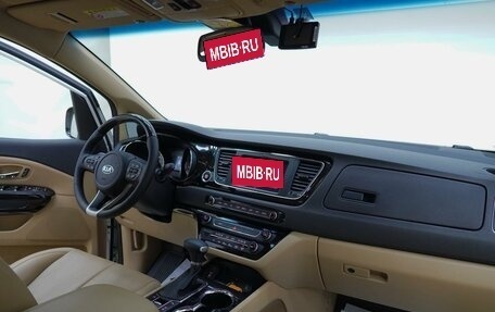 KIA Carnival III, 2018 год, 2 075 000 рублей, 6 фотография