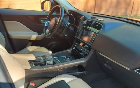 Jaguar F-Pace, 2018 год, 2 750 000 рублей, 5 фотография