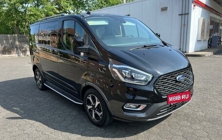 Ford Tourneo Custom I рестайлинг, 2022 год, 5 800 000 рублей, 2 фотография