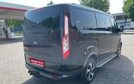 Ford Tourneo Custom I рестайлинг, 2022 год, 5 800 000 рублей, 3 фотография