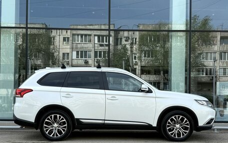 Mitsubishi Outlander III рестайлинг 3, 2017 год, 1 997 000 рублей, 4 фотография