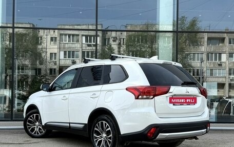 Mitsubishi Outlander III рестайлинг 3, 2017 год, 1 997 000 рублей, 7 фотография