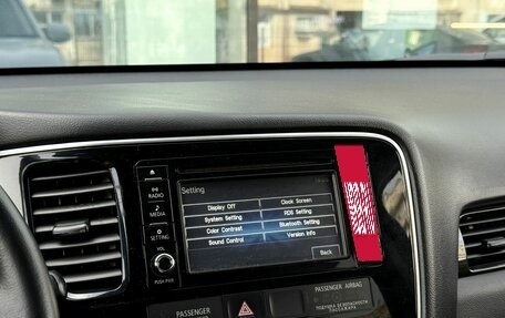 Mitsubishi Outlander III рестайлинг 3, 2017 год, 1 997 000 рублей, 12 фотография