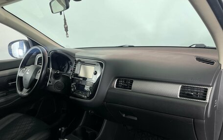 Mitsubishi Outlander III рестайлинг 3, 2013 год, 1 160 000 рублей, 10 фотография