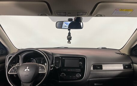 Mitsubishi Outlander III рестайлинг 3, 2013 год, 1 160 000 рублей, 11 фотография