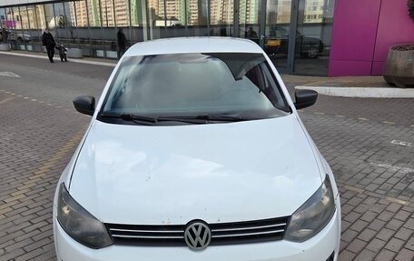 Volkswagen Polo VI (EU Market), 2013 год, 300 000 рублей, 1 фотография