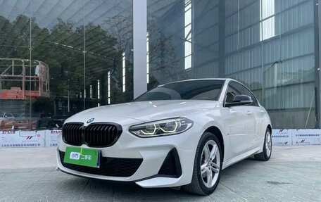BMW 1 серия, 2022 год, 1 660 000 рублей, 1 фотография