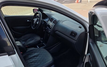 Volkswagen Polo VI (EU Market), 2013 год, 300 000 рублей, 6 фотография
