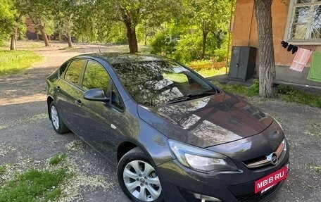 Opel Astra J, 2014 год, 689 000 рублей, 3 фотография