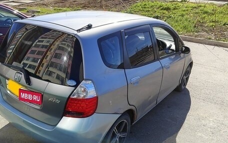 Honda Fit III, 2004 год, 350 000 рублей, 2 фотография
