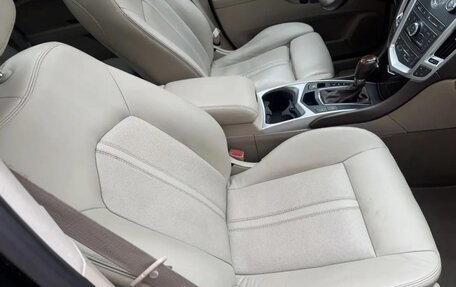 Cadillac SRX II рестайлинг, 2011 год, 1 385 000 рублей, 19 фотография