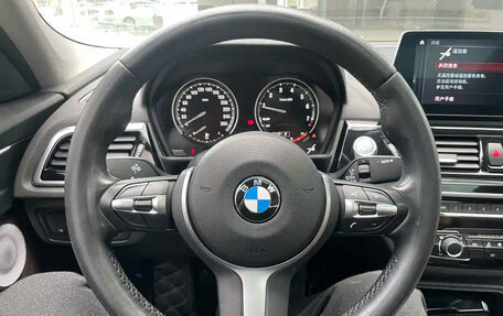 BMW 1 серия, 2022 год, 1 660 000 рублей, 11 фотография