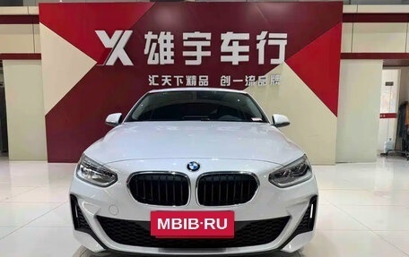BMW 1 серия, 2022 год, 1 553 000 рублей, 2 фотография