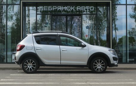 Renault Sandero II рестайлинг, 2017 год, 980 000 рублей, 3 фотография
