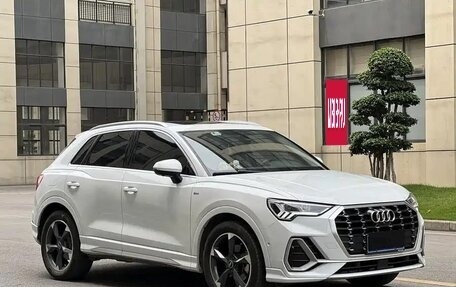 Audi Q3, 2022 год, 1 900 000 рублей, 3 фотография