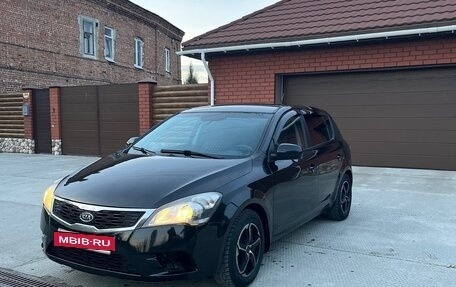 KIA cee'd I рестайлинг, 2011 год, 670 000 рублей, 2 фотография