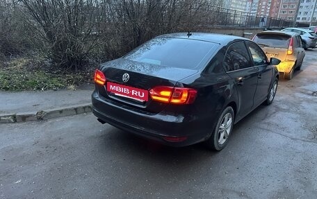 Volkswagen Jetta VI, 2011 год, 650 000 рублей, 2 фотография