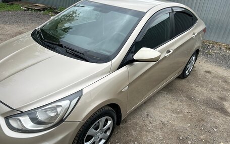 Hyundai Solaris II рестайлинг, 2011 год, 860 000 рублей, 3 фотография