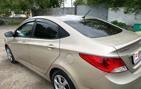 Hyundai Solaris II рестайлинг, 2011 год, 860 000 рублей, 6 фотография