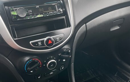 Hyundai Solaris II рестайлинг, 2011 год, 860 000 рублей, 9 фотография