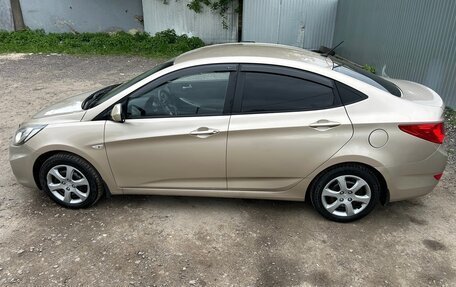 Hyundai Solaris II рестайлинг, 2011 год, 860 000 рублей, 5 фотография