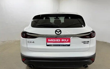 Mazda CX-4, 2023 год, 1 900 000 рублей, 5 фотография