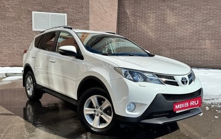 Toyota RAV4, 2013 год, 1 950 000 рублей, 2 фотография