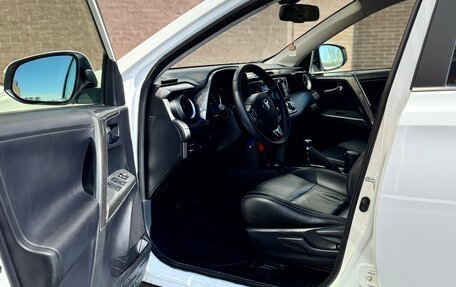 Toyota RAV4, 2013 год, 1 950 000 рублей, 10 фотография