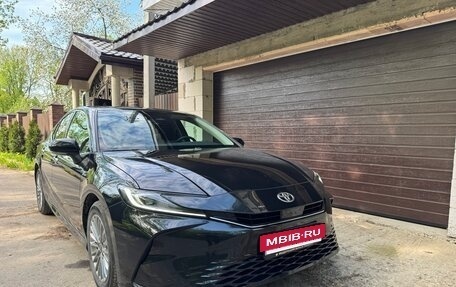 Toyota Camry, 2024 год, 3 720 000 рублей, 3 фотография