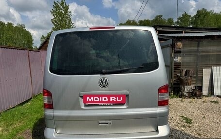 Volkswagen Multivan T5, 2004 год, 1 690 000 рублей, 3 фотография