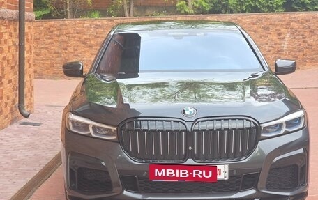 BMW 7 серия, 2019 год, 6 900 000 рублей, 2 фотография