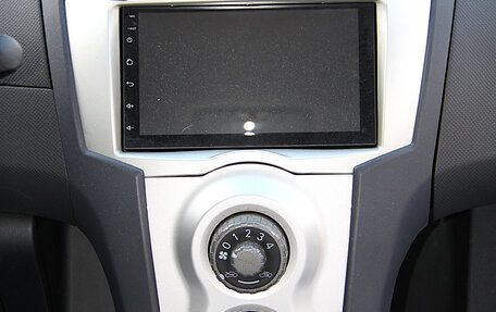 Toyota Yaris III рестайлинг, 2008 год, 605 000 рублей, 12 фотография