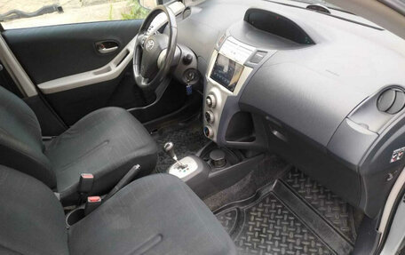 Toyota Yaris III рестайлинг, 2008 год, 605 000 рублей, 15 фотография