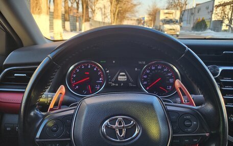 Toyota Camry, 2018 год, 1 390 000 рублей, 12 фотография