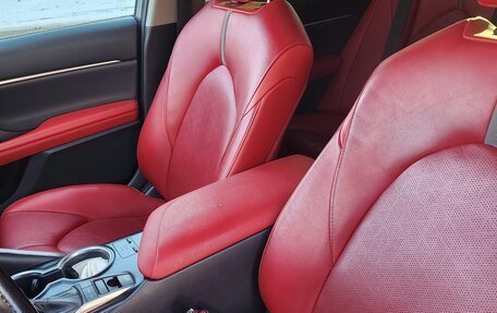 Toyota Camry, 2018 год, 1 390 000 рублей, 13 фотография