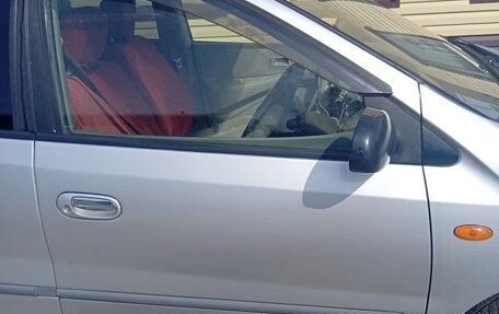 Nissan Tino, 2000 год, 350 000 рублей, 2 фотография