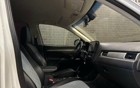 Mitsubishi Outlander III рестайлинг 3, 2012 год, 1 340 000 рублей, 8 фотография