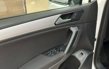 Volkswagen Tiguan II, 2019 год, 2 650 000 рублей, 18 фотография